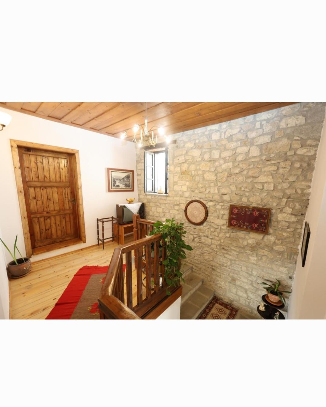 Guest House J.Prifti 베라트 외부 사진