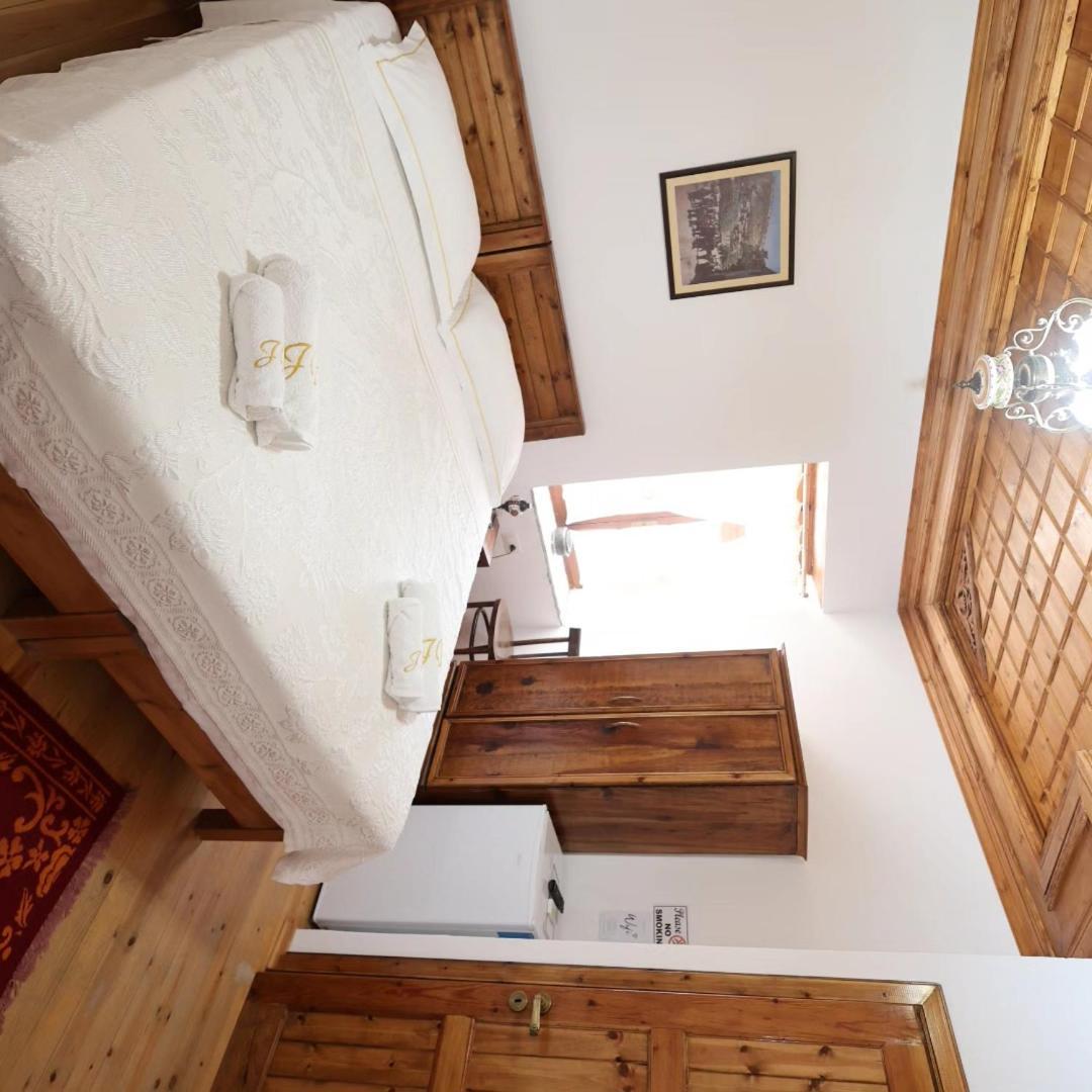 Guest House J.Prifti 베라트 외부 사진