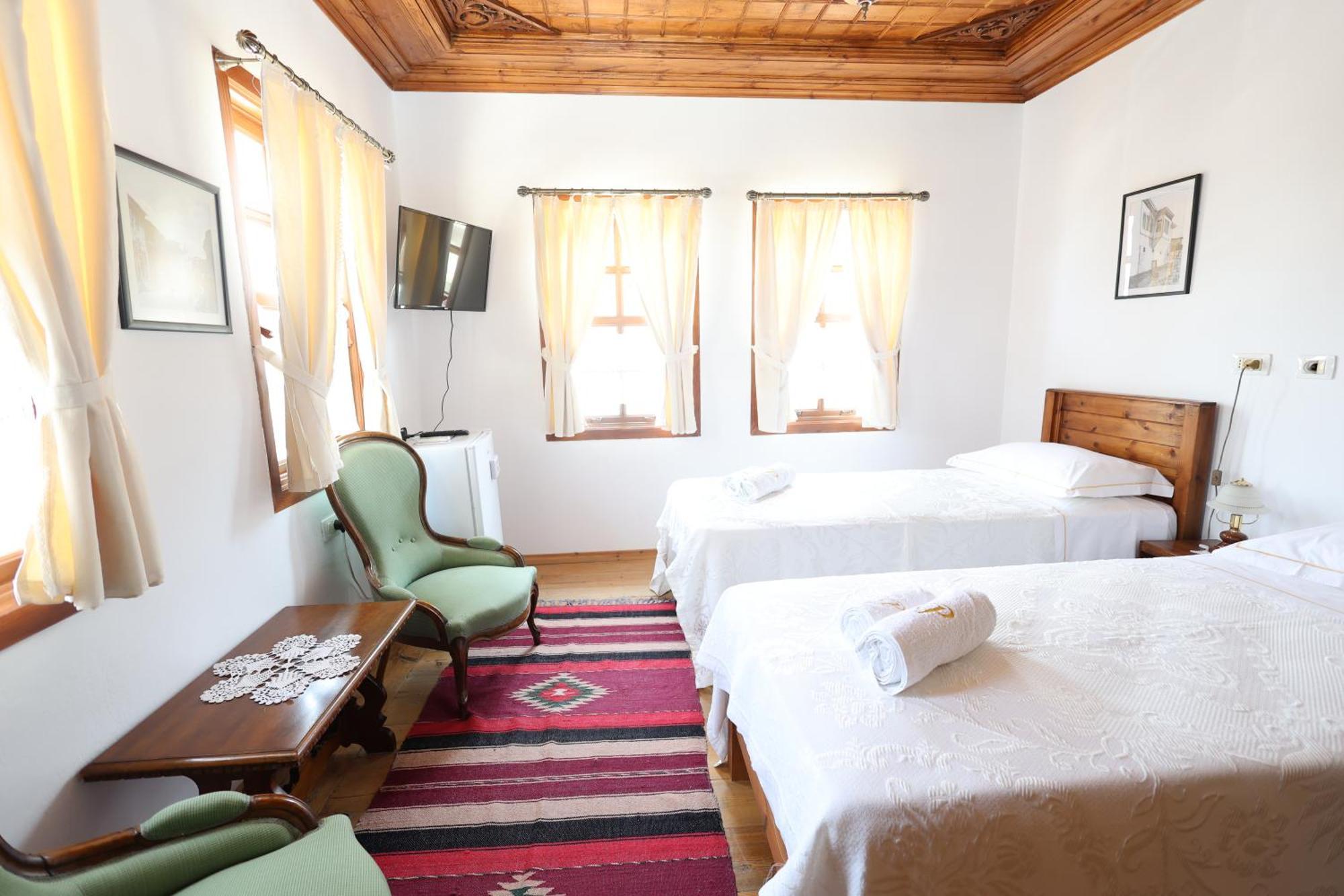 Guest House J.Prifti 베라트 외부 사진