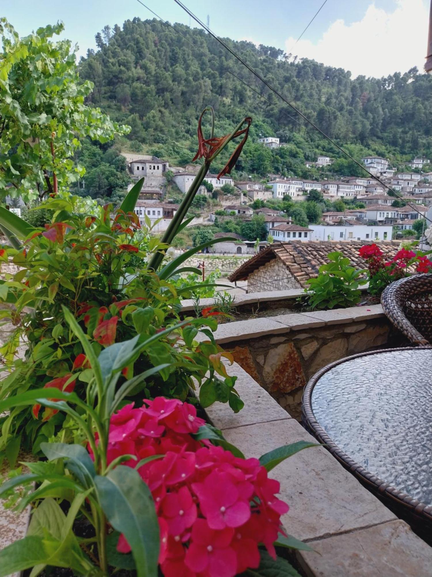 Guest House J.Prifti 베라트 외부 사진