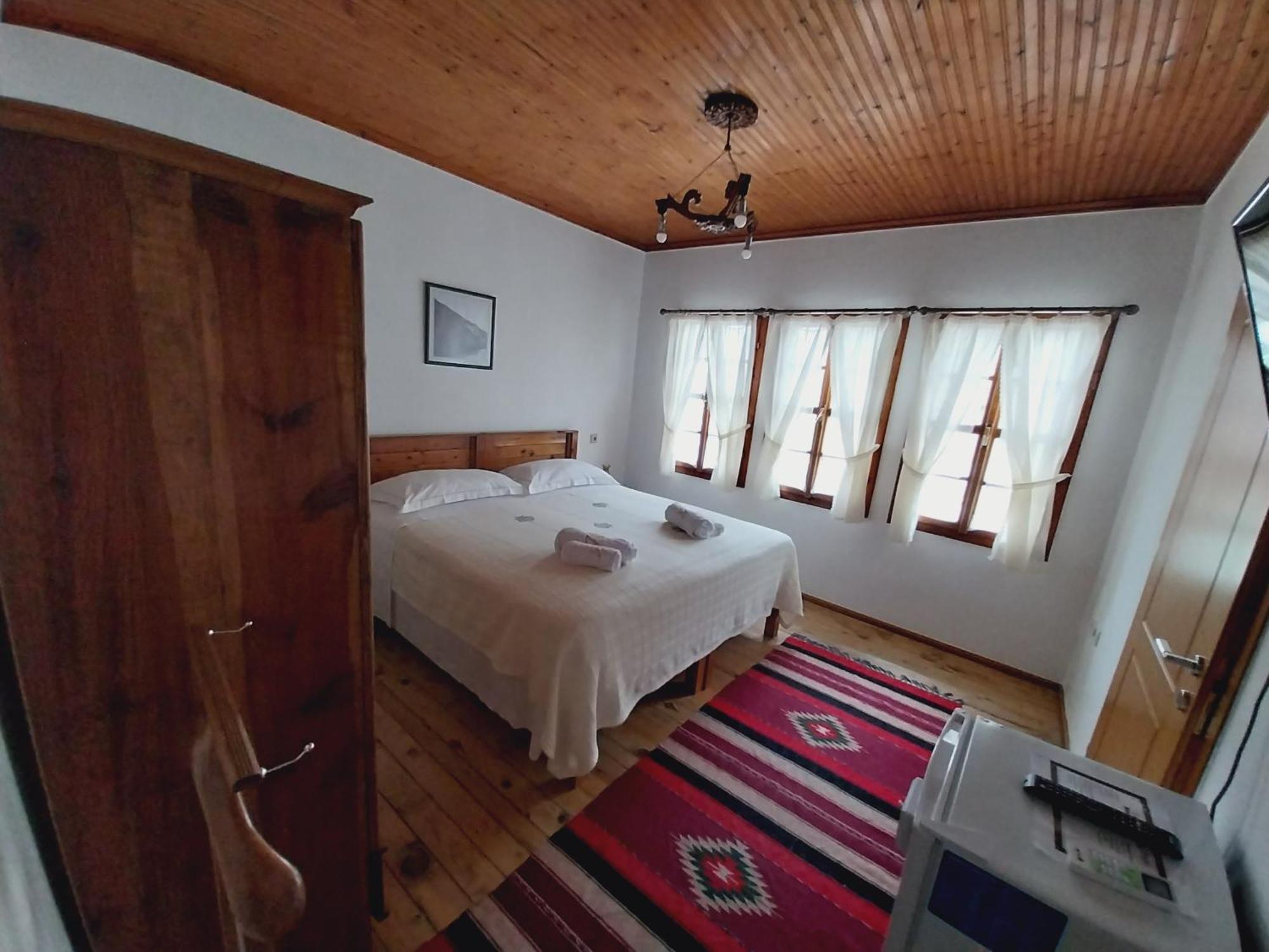 Guest House J.Prifti 베라트 외부 사진