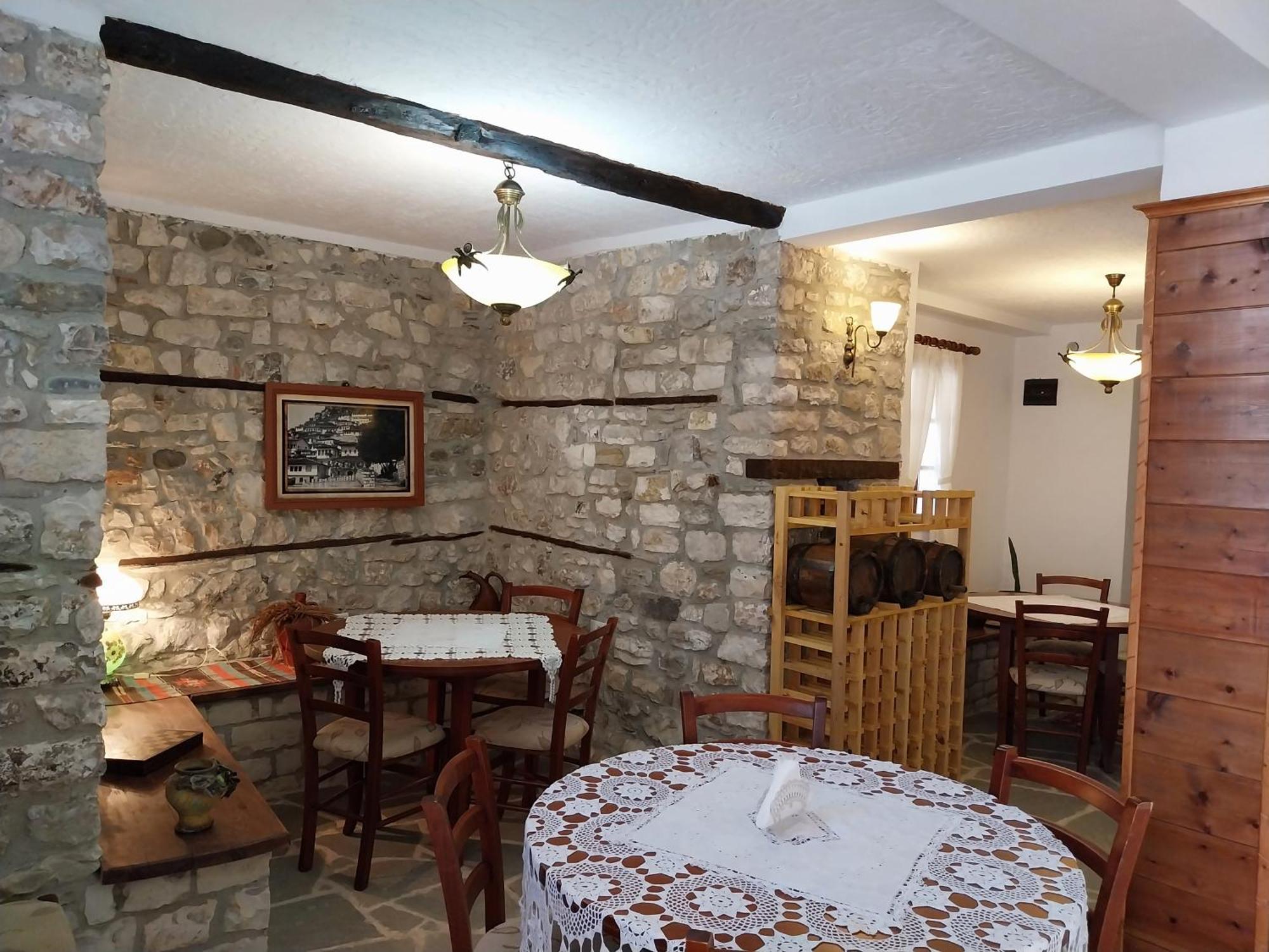 Guest House J.Prifti 베라트 외부 사진