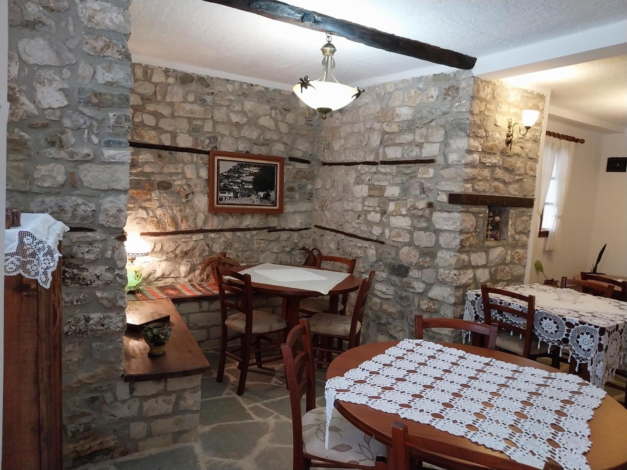 Guest House J.Prifti 베라트 외부 사진