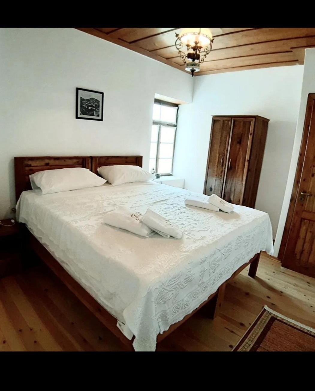Guest House J.Prifti 베라트 외부 사진